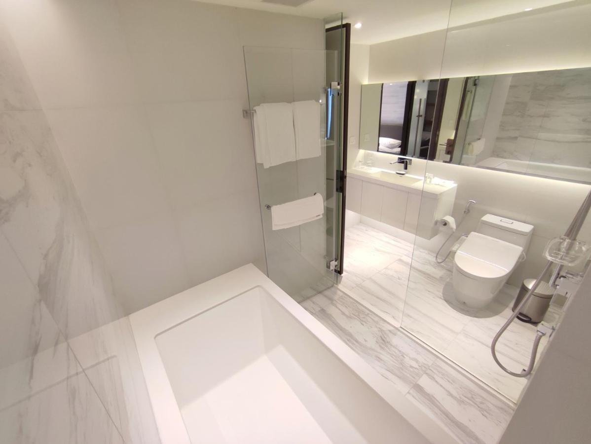 Ashley Hotel Bkk Bangkok Esterno foto