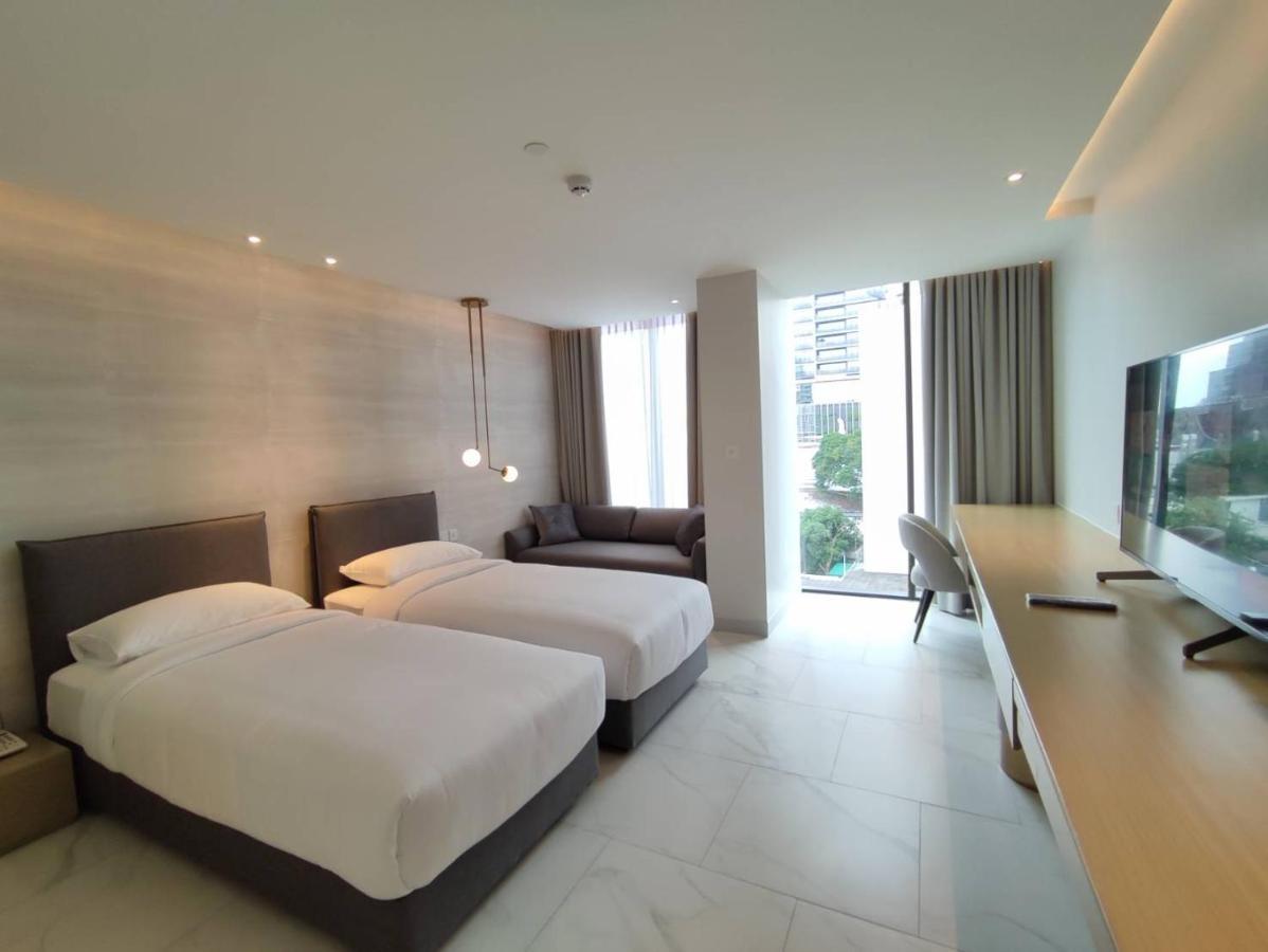 Ashley Hotel Bkk Bangkok Esterno foto