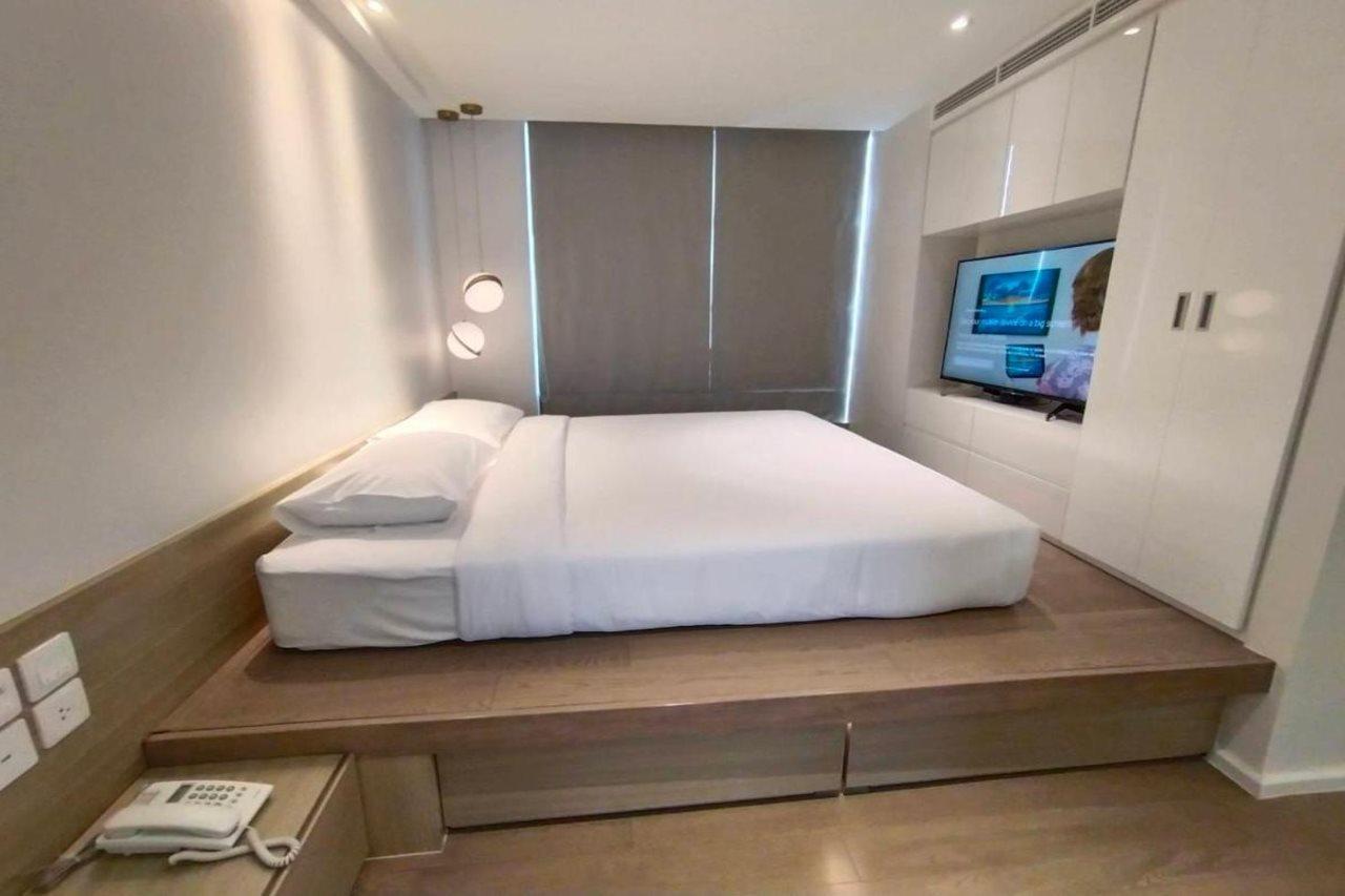 Ashley Hotel Bkk Bangkok Esterno foto